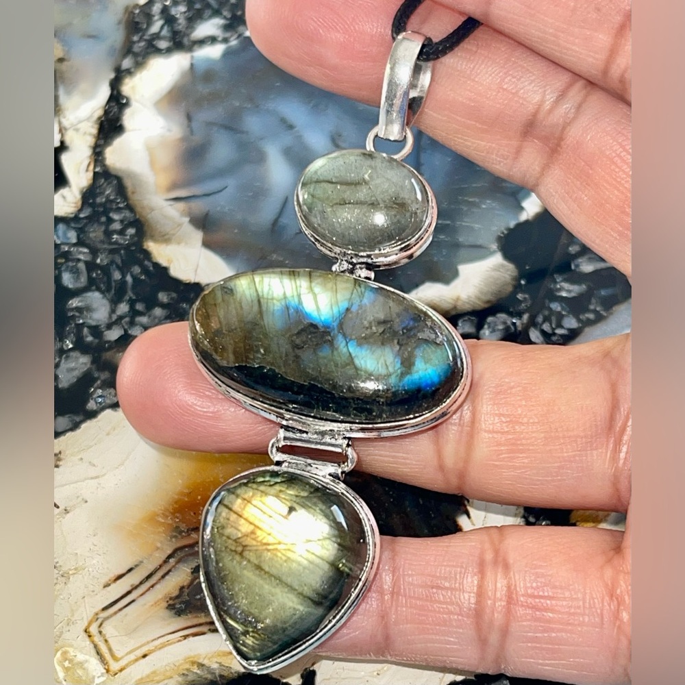 Large Labradorite Pendant 3” - Picture 7 of 14